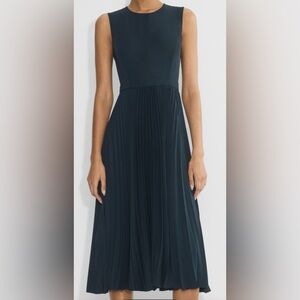 NWT💥Black tape Elegant Sleeveless Navy Dress, small